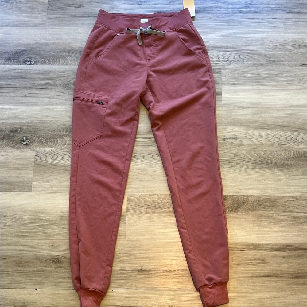 FIGS Women’s Technical Collection Jogger in Dusty Rose